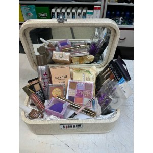 Flormar Pretty 16 Parça Şiferli Kutuda Makyaj Seti